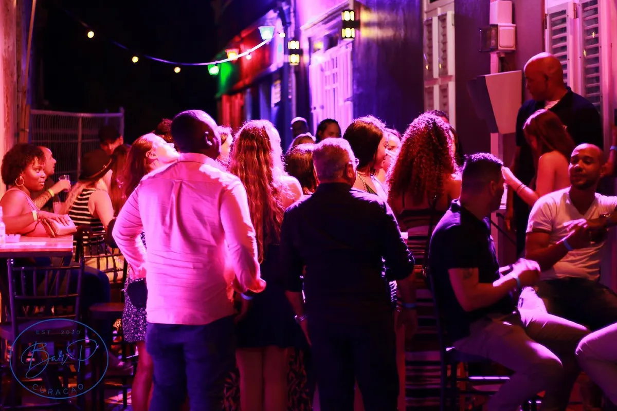 Bar P, Curaçao