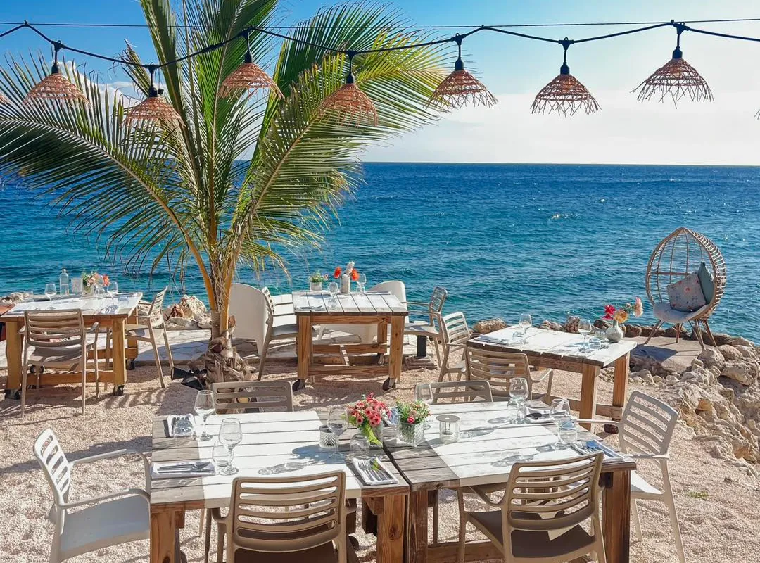 Oceanfront Restaurant BijBlauw, Curaçao