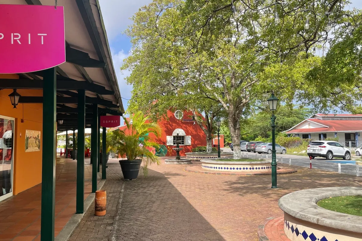 Bloempot Mall, Curaçao