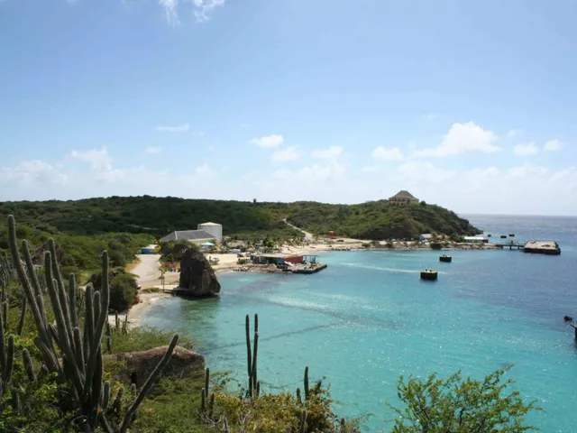 Caracasbaai Beach