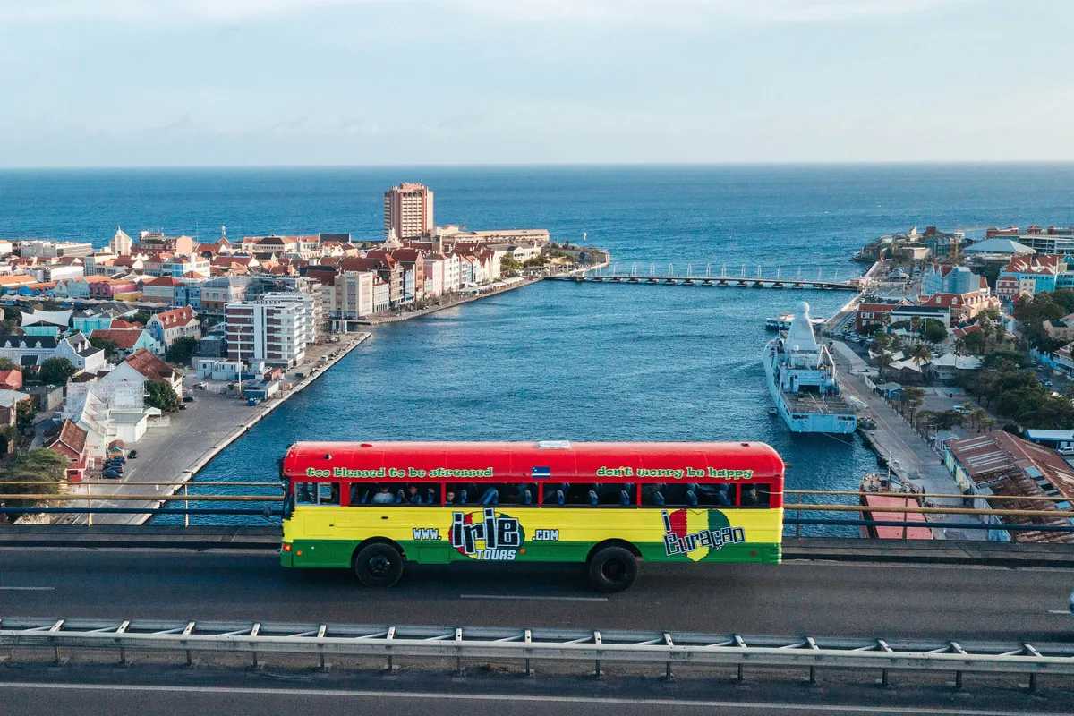Irie Tours – Bus Excursions & Island Adventures, Curaçao
