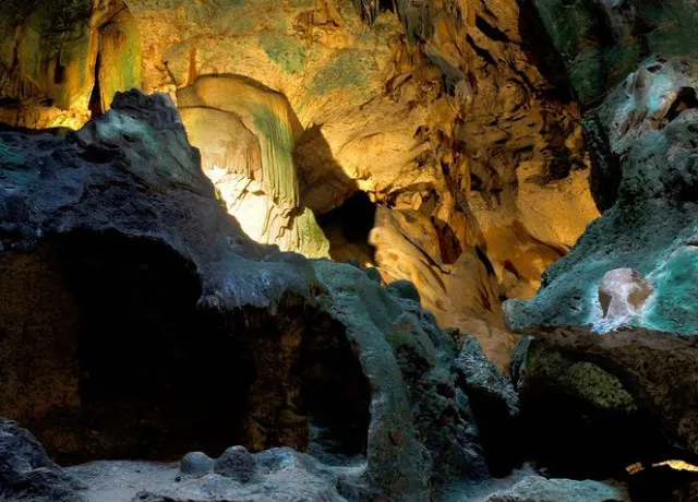 Hato Cave tour