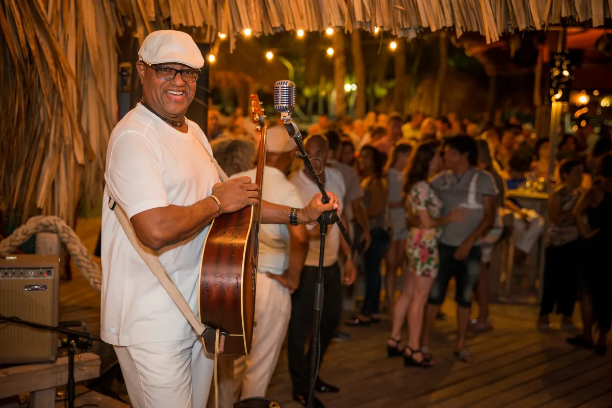 Los Compadres, Curaçao