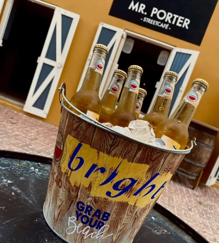 Mr. Porter, Curaçao