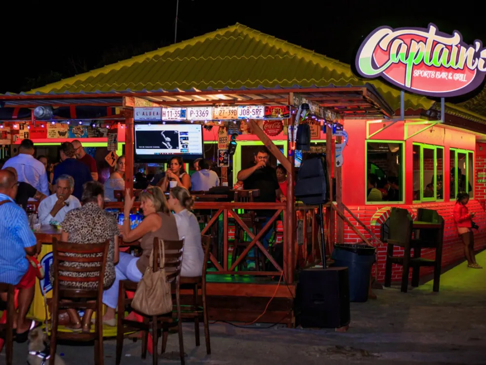 Captain's Sports Bar & Grill, Curaçao