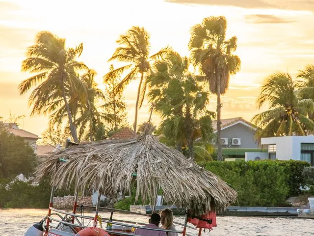 Tikiboats charter
